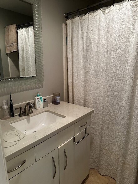 Building Photo - 1909 Brun St