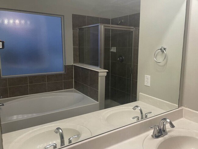 Building Photo - 3335 Fiorella Way