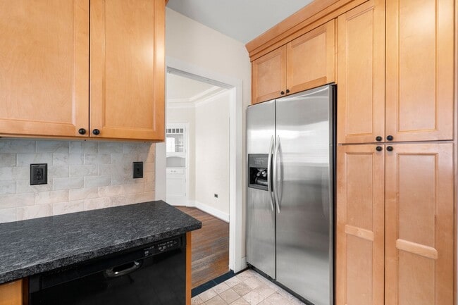 Building Photo - 2 bedroom 1 bath with full basement in Sellwood!