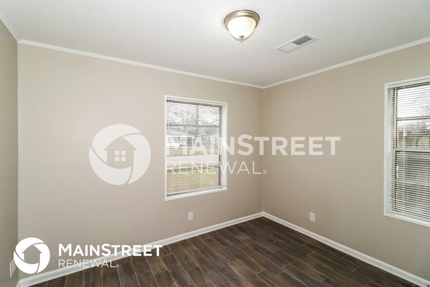 Building Photo - 4817 Durbin Ave