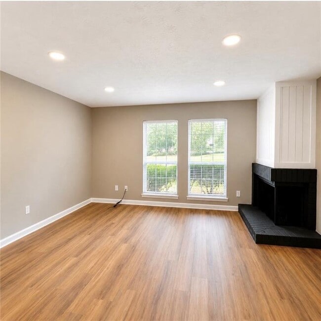 Building Photo - 3254 Strawberry Ln
