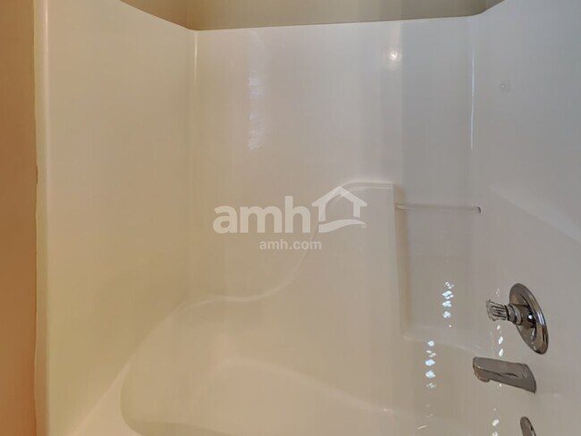 Building Photo - 317 Azalea Loop