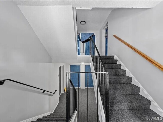 Building Photo - 7604 Roscommon Ct