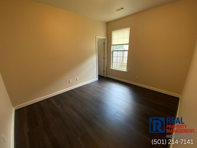 Building Photo - 7503 Royal Oaks Dr