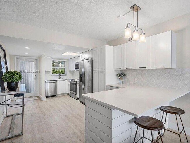 Building Photo - 40 Isle of Venice Dr