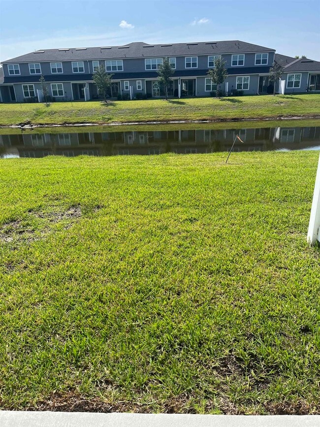 Building Photo - 207 Silver Myrtle Ct