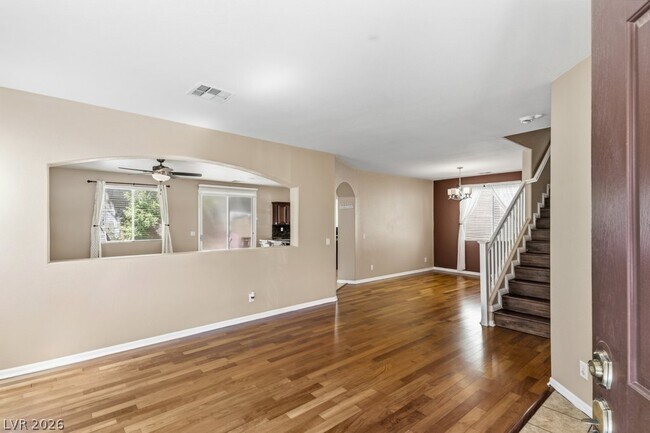 Building Photo - 527 Newberry Springs Dr