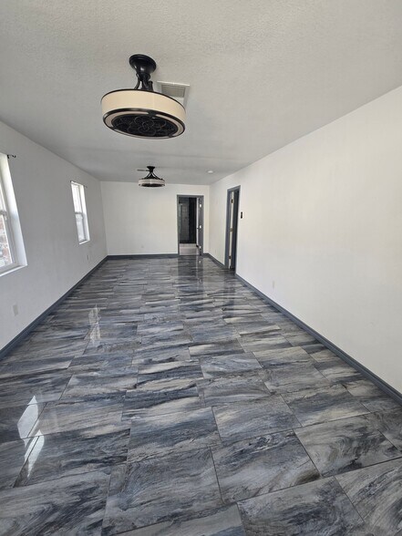 Building Photo - 1617 Sunset Blvd