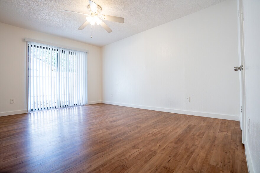 Building Photo - 1463 Redbud Trl