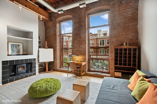 Building Photo - 360 W Illinois St