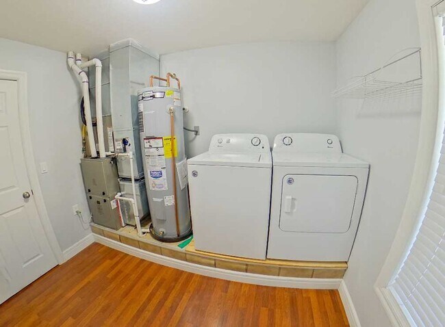 Building Photo - Fenced In Yard + Pet Friendly + Bonus Storage Shed + Stainless Steel Appliances + Washer & Dryer ...