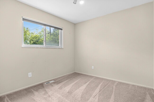 Building Photo - 273 Mc Kinley Dr
