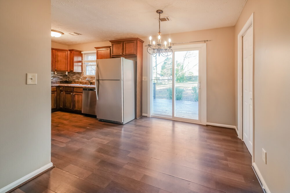 Building Photo - 1860 Rainbow Ln