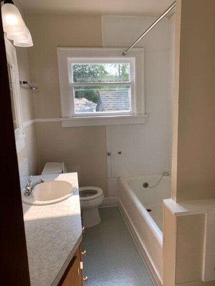 Main floor bathroom - 2717 Mill Ave