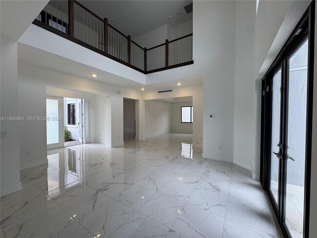 Building Photo - 19749 NE 16th Pl