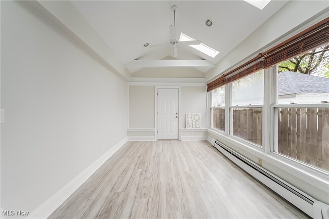 Building Photo - 1465 W Clifton Blvd