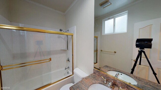 Building Photo - 1 br, 1 bath House - 449 30th Ave Private ...