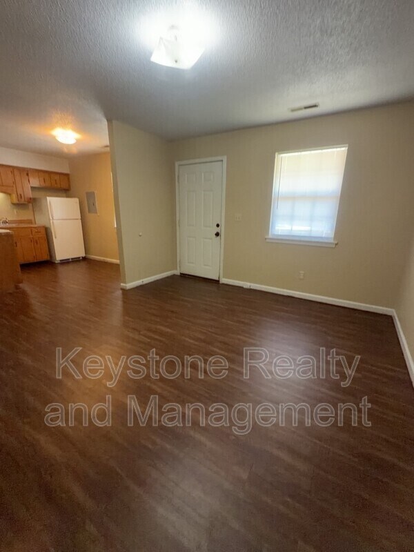 Building Photo - 1375 Thompsonville Ln