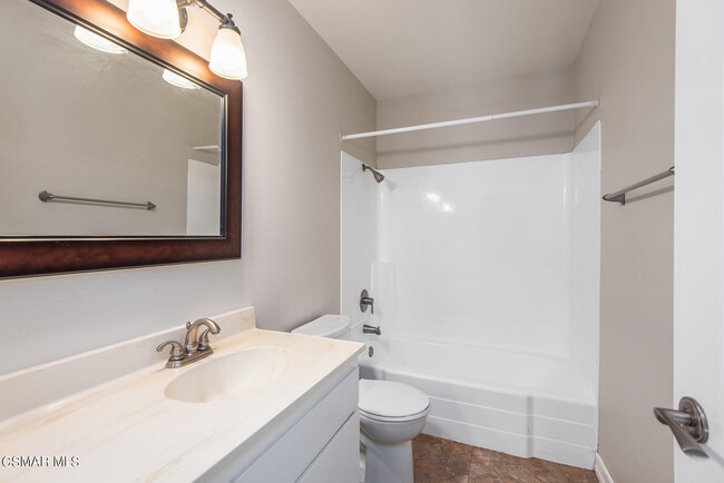 Building Photo - 1520 Redwood Cir