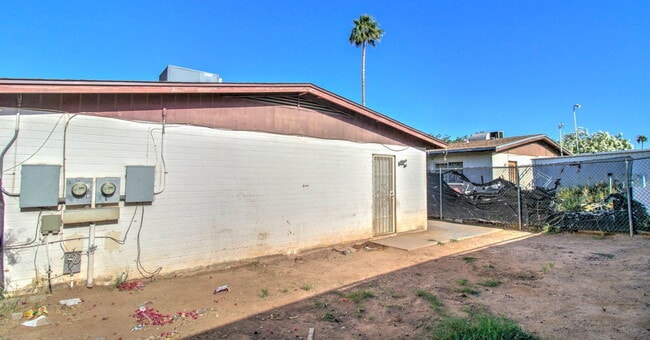Building Photo - 371 N Williams St