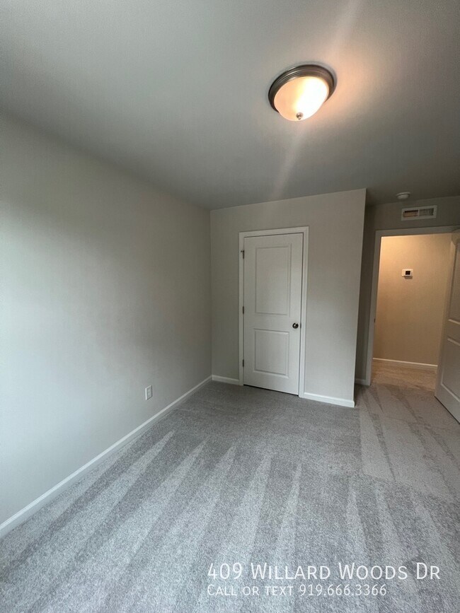 Building Photo - 409 Willard Wds Dr
