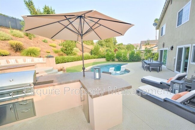 Building Photo - 6519 Bayberry St