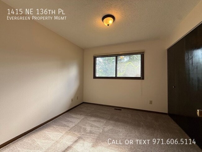 Building Photo - 1415 NE 136th Pl