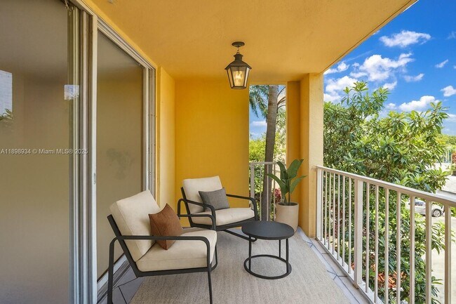 Building Photo - 19555 E Country Club Dr