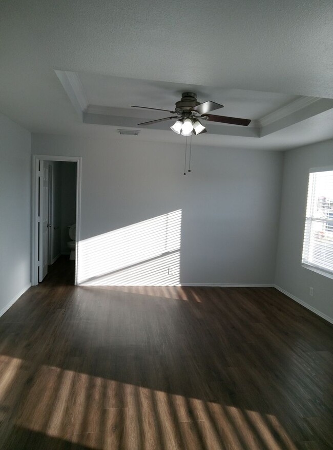 Building Photo - For Rent: Spacious 3-Bedroom Home in San A...