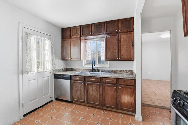 Building Photo - $2,030.95 - 3 Bedrooms, 1 Bathroom, Single Family Home in Aurora with fenced Yard!