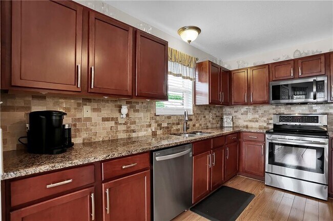 Building Photo - 7803 Edgemanor Ct