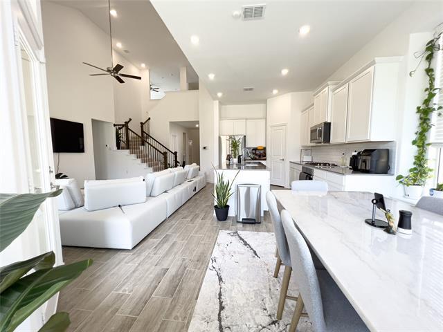 Building Photo - 2533 Olvera Ct