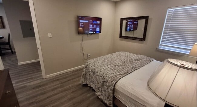 Building Photo - 205 Stone St NW