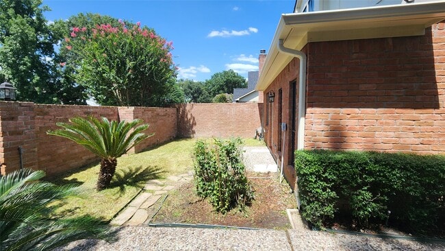 Building Photo - 4731 N Cashel Cir