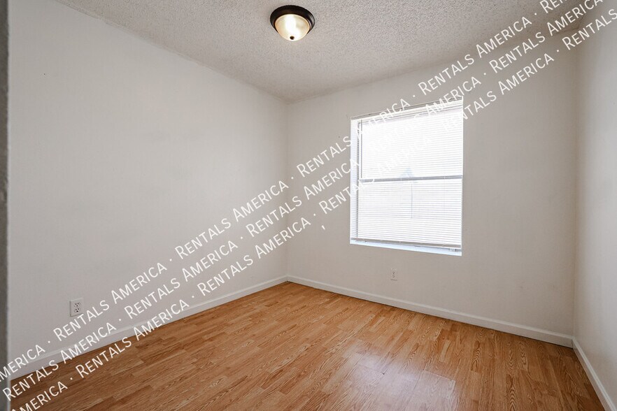 Building Photo - 8342 W Orchid Ln