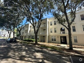 Building Photo - 1 Bedroom Top Floor Condo at Siena in Cele...