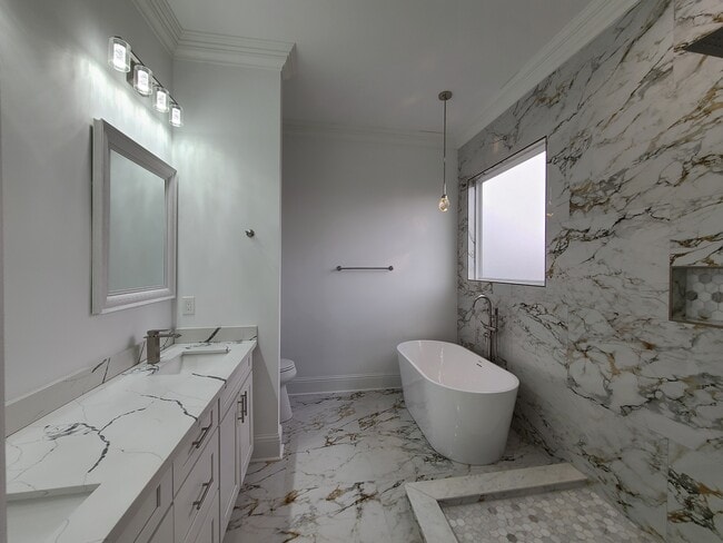 Building Photo - 8501 Prince Dr