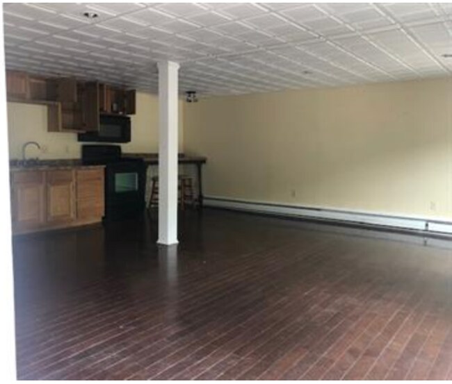 Building Photo - 381 Marlboro St