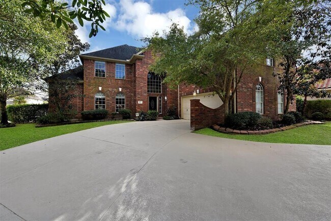 Building Photo - 8322 Shoregrove Dr