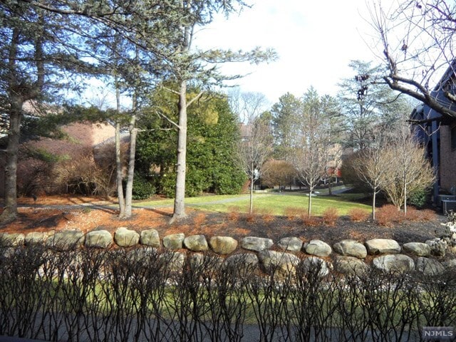 Building Photo - 121 Indian Hollow Court