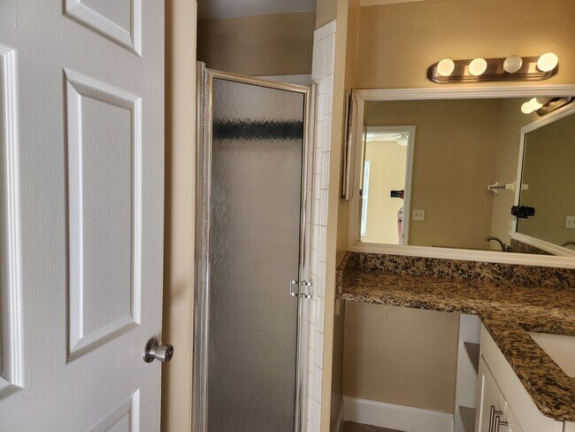 Building Photo - 1125 Alvin Ave