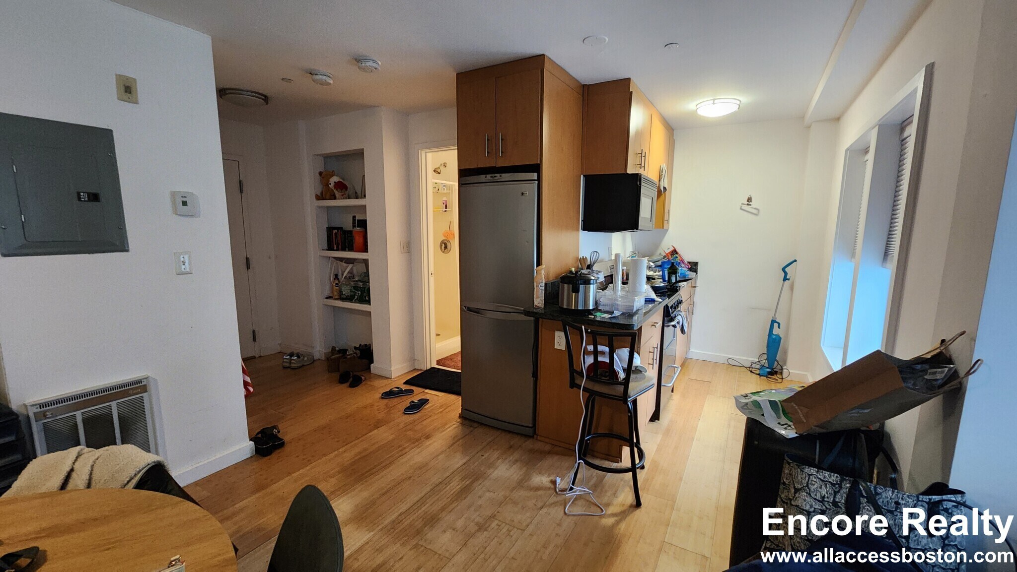 Building Photo - 462 Park Dr