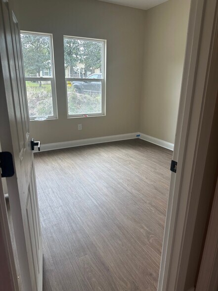 Building Photo - 2247 Parkin Rd