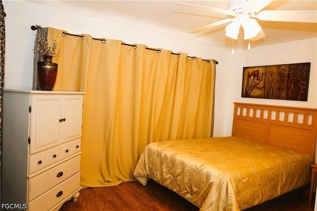 Building Photo - 21380 Edgewater Dr