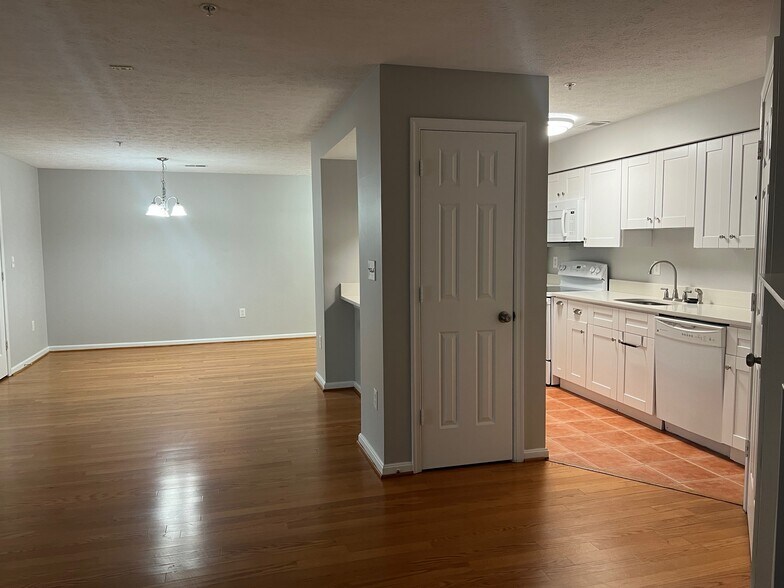 Building Photo - 3704 Excalibur Ct