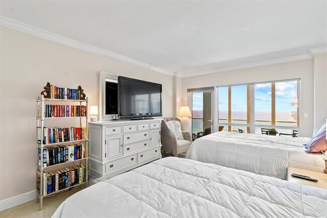 Building Photo - 111 N Pompano Beach Blvd