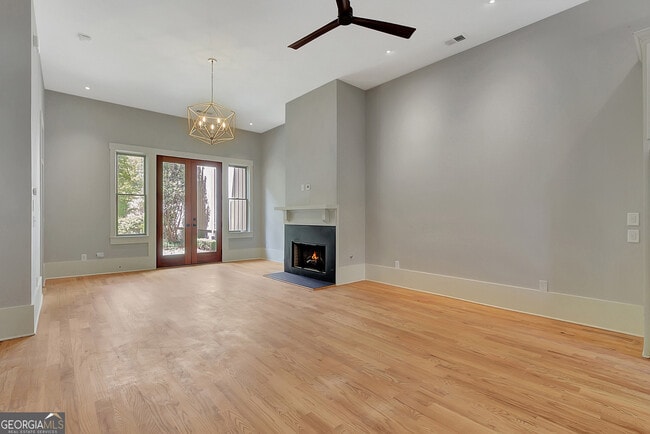Building Photo - 10659 Serenbe Ln