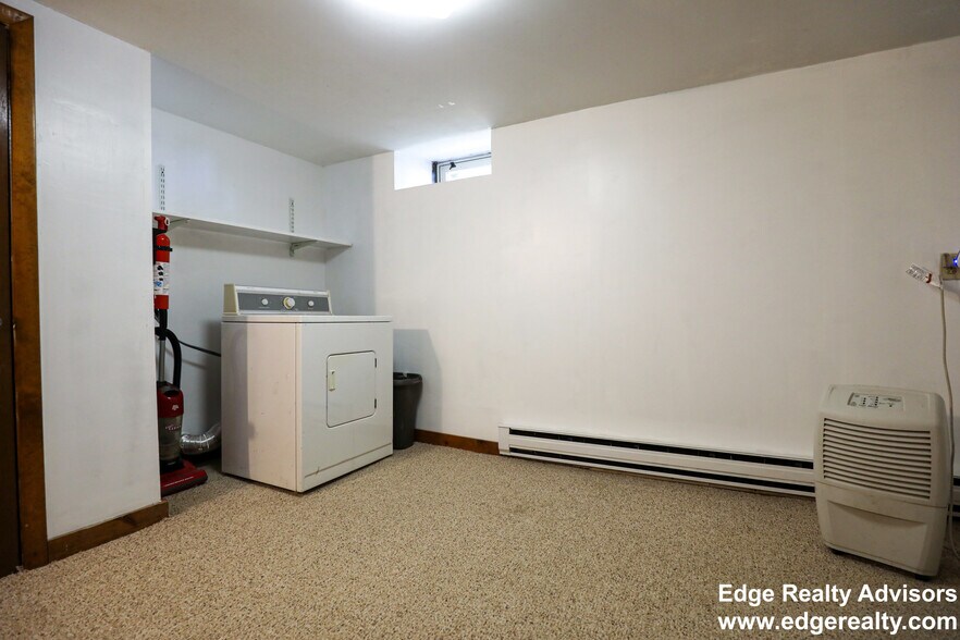 Building Photo - 27 South Crescent Circuit