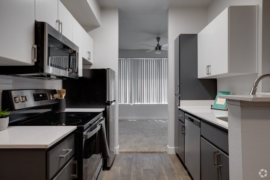 Studio, 1BA - 530SF - The Urban