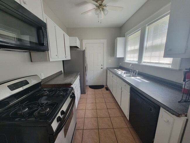 Building Photo - No Luxury Bells and Whistles But a Nice Clean Historic Home